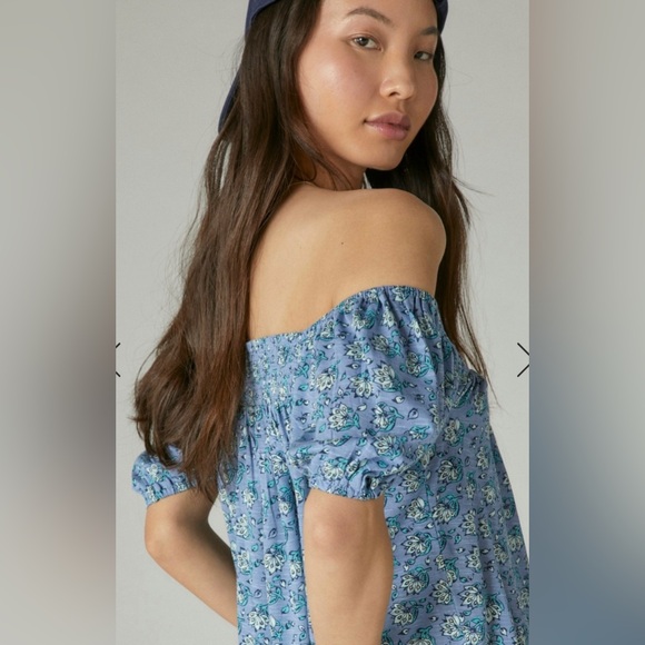 Lucky Brand Blue Floral Smocked shirt, Medium - Picture 4 of 8